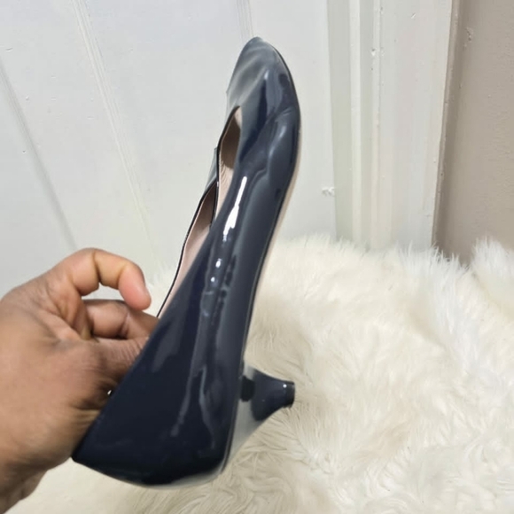 Salvatore Ferragamo Navy Blue Patent Peep-Toe Kitten Heels Size 9.5 B🌴 - Picture 7 of 10